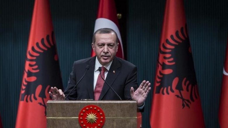 ”Shqiptarët e Maqedonisë duhet t’i kthehen vetvetes, të mos mendojnë për Erdoganin”