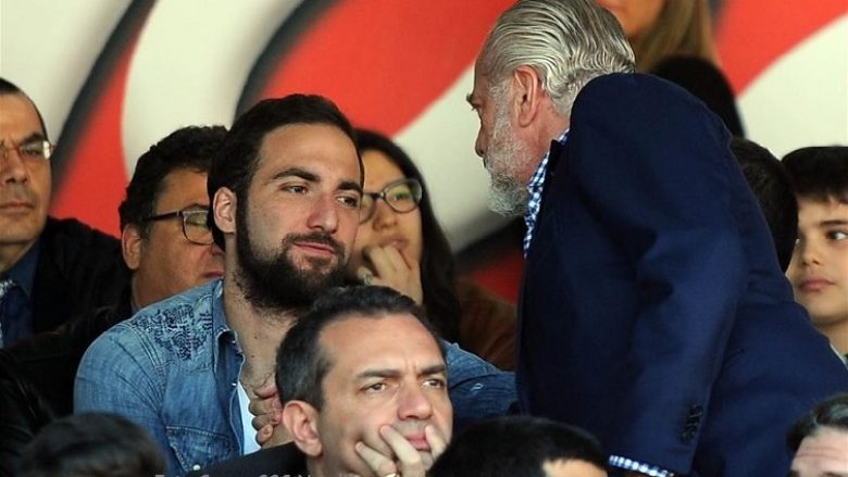 Higuain tregon se sa qindra mijëra euro i ka borxh presidenti i Napolit