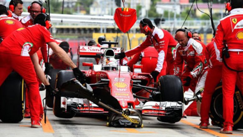 F1: Ferrari dominon në prova zyrtare