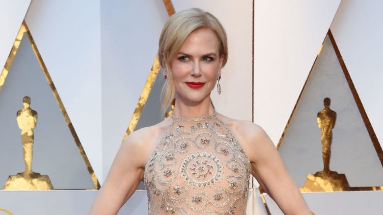 Si ia bën 49 vjeçarja Nicole Kidman të duket si 35 vjeçare? (Foto)