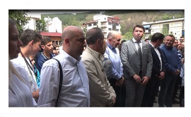 Kryetarët e komunave të Maqedonisë Lindore kërkojnë zgjedhje të reja parlamentare