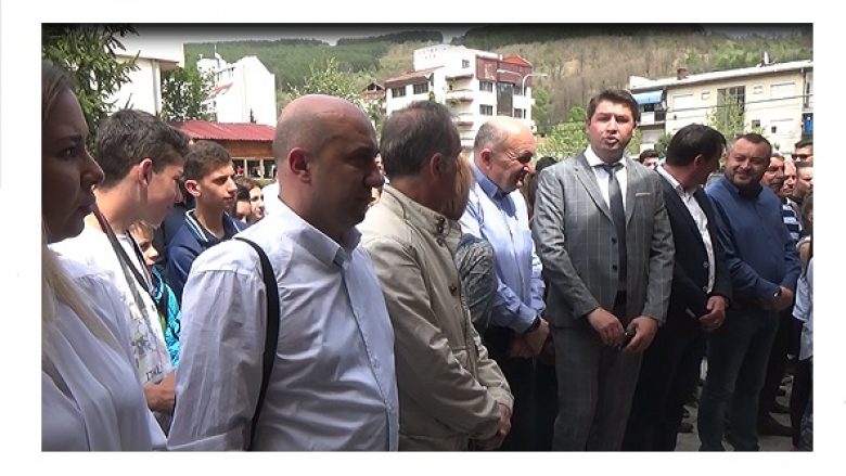 Kryetarët e komunave të Maqedonisë Lindore kërkojnë zgjedhje të reja parlamentare