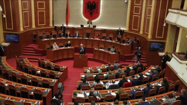 Me Ligjin e ri për pakicat, Shqipëria zyrtarisht njeh tetë pakica etnike në vend, ndër to edhe maqedonasit