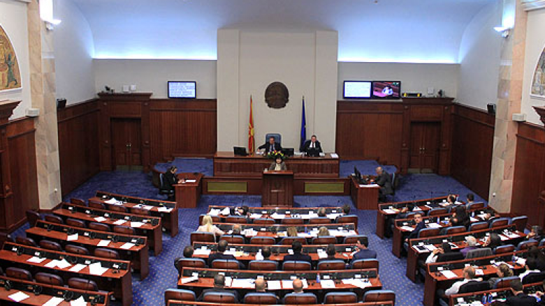 Kuvendi miratoi amendamentin që parashikon futjen e marrëveshjes së Ohrit në Preambulë