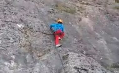 Lekë Nikçi shtatëvjeçar, me sukses realizoi ngjitjen në shkëmbinj (Video)