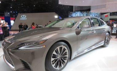 Lexus lanson modelin luksoz, me të cilin rivalizon veturat gjermane (Foto)