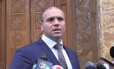 Kryetari i Komunës së Kumanovës thotë se nuk është i infektuar me Covid-19, kërkon t’i hiqet vendimi për izolim
