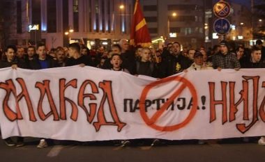 Protestuesit futen në Kuvendin e Maqedonisë