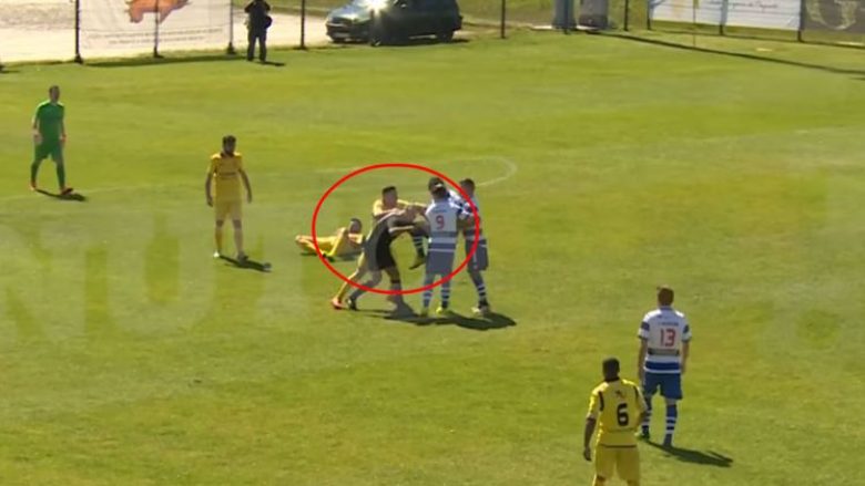 Skuadra më e dhunshme në botë përjashton futbollistin pasi rrahu kundërshtarin dhe gjyqtarin (Foto/Video)