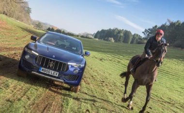 Maserati Levante, në garë me një kalë (Video)