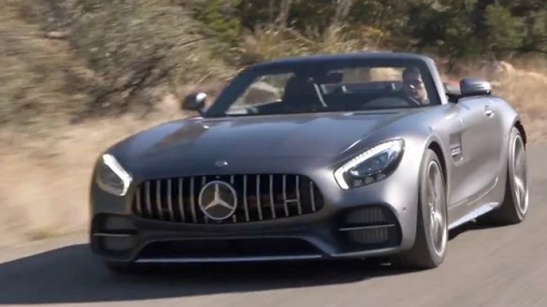 Mercedes sfidon Porschen 911 me modelin e mahnitshëm GT C (Video)