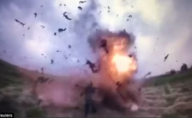 Tentuan ta arrestonin, xhihadisti i ISIS-it, bashkë me ta hedh edhe veten në ajër (Video,+18)