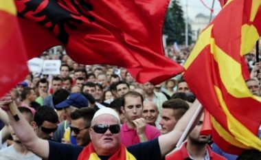 Shqiptarët do ta shpëtojnë referendumin në Maqedoni, thuhet në anketë