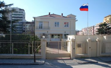 Rusët kërkojnë të sjellin në Tiranë shërbimet e tyre inteligjente