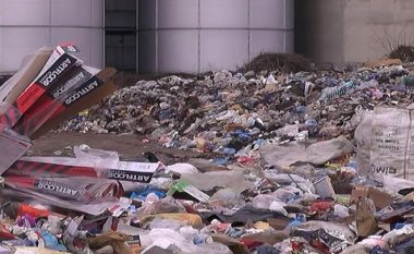 Banorët lokalë nuk lejojnë deponimin e mbeturinave në Rusino