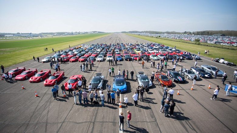Takimi i super-veturave që së bashku kushtojnë afro 60 milionë euro (Foto)