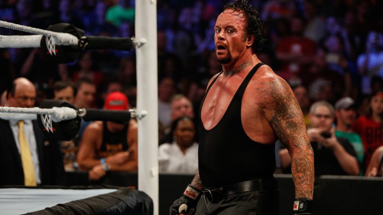 Pensionohet legjenda e WWE – The Undertaker (Foto)