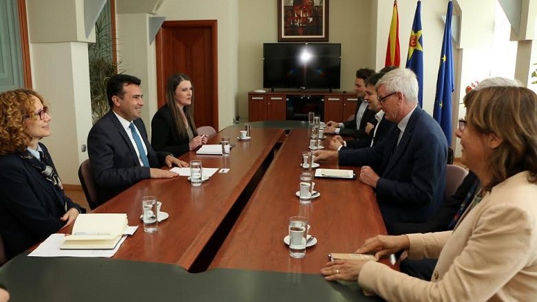 Zaev – Bildt: Proceset demokratike janë të patjetërsueshme për përparimin e Maqedonisë