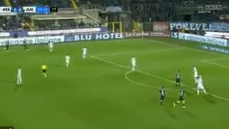 Atalanta shokon Juventusin në fund të pjesës së parë (Video)