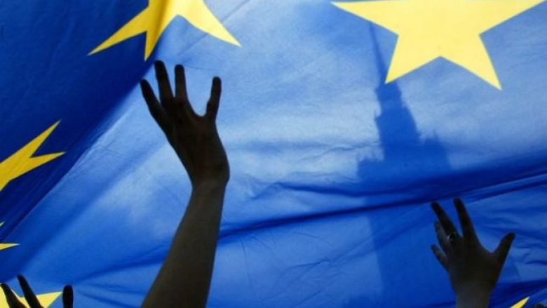 BE e shqetësuar me zhvillimet në Serbi, sidomos për sjelljet në raport me Kosovën