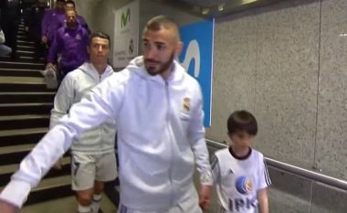 Ronaldo dhe Benzema tallen keq me Vazquezin, e 'kapin' si fëmijën para ndeshjes (Video)