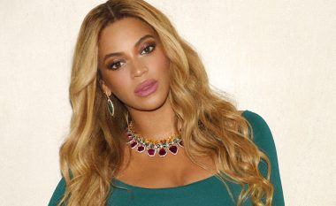 Beyonce ndan bursa për studentet e reja