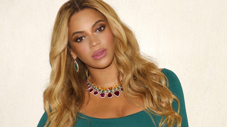 Beyonce ndan bursa për studentet e reja