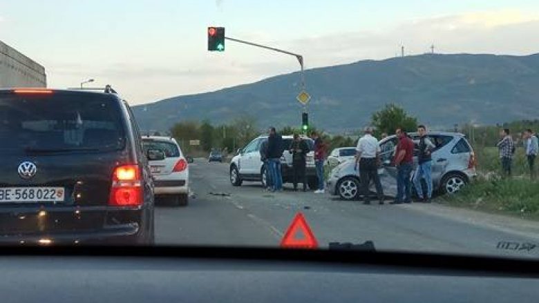 Aksident komunikacioni në rrugën Bllacë-Shkup, nuk dihet nëse ka të lënduar (Foto)