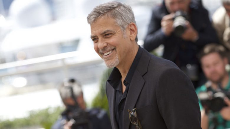 George Clooney iu dhuron fqinjëve të tij 45 mijë paund për të bërë pushime (Foto)