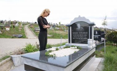 Diellza Kolgeci viziton varrin e babait: Tregon se si ai ndërroi jetë në duart e saj (Video)