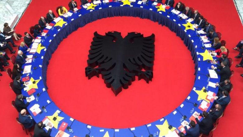 Bashkëpunimi ekonomik, temë kryesore e takimit mes dy qeverive shqiptare