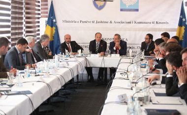 Hoxhaj thekson rëndësinë e komunave për politikën e jashtme