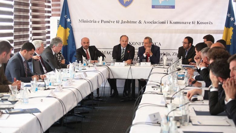 Hoxhaj thekson rëndësinë e komunave për politikën e jashtme