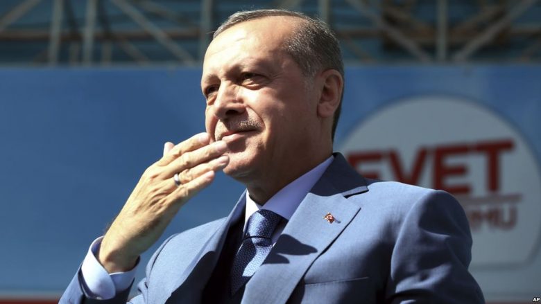 Erdogan thotë se populli ka votuar për ndryshimet kushtetuese, e quan reformën më të madhe në histori