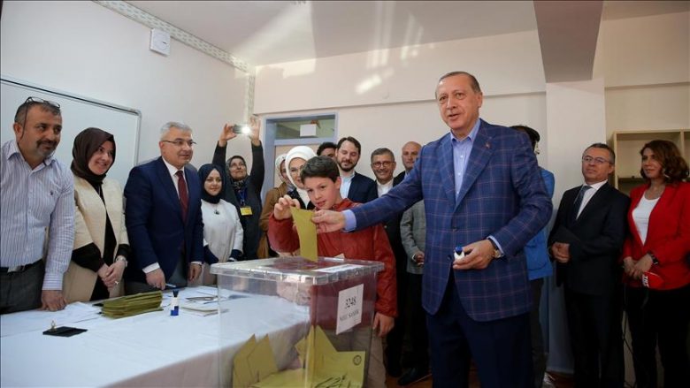 Erdogan: Referendumi për transformimin e Republikës së Turqisë