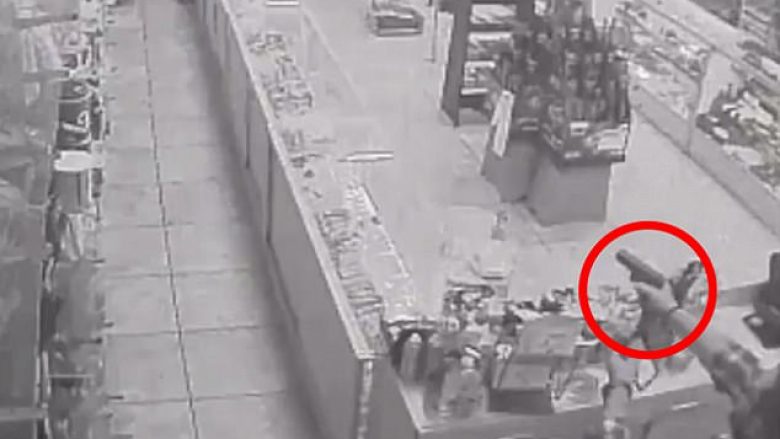 Momenti shokues kur një “hajn” 13-vjeçar qëllohet për vdekje në një dyqan në Las Vegas (Foto/Video,+16)