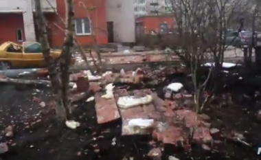 Alarmohet përsëri qyteti rus: Një shpërthim bën që të evakuohen banorët e një ndërtese 16 katëshe në Shën Petersburg (Foto/Video)