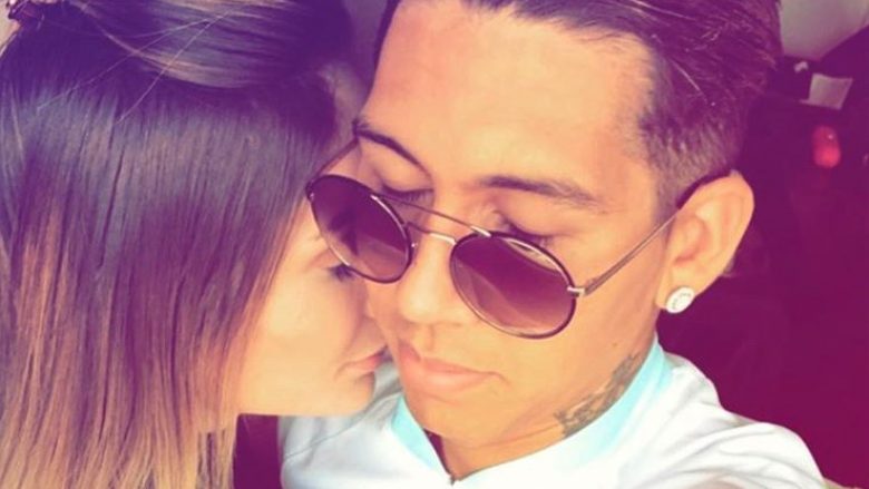 Firmino xhiron veten duke u puthur me gruan, videoja bëhet sensacion në rrjetet sociale (Foto/Video)