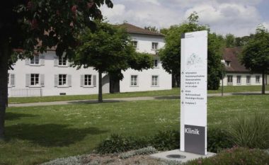 Pacienti kosovar i klinikës psikiatrike, mbyt pacientin tjetër