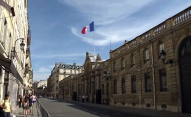 Masa të rrepta sigurie në Francë: 57 mijë policë për sigurinë në zgjedhje (Video)