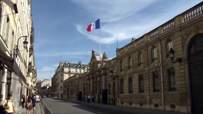 Masa të rrepta sigurie në Francë: 57 mijë policë për sigurinë në zgjedhje (Video)