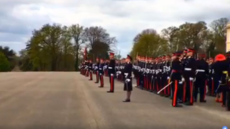 Dy kadetë të FSK-së diplomojnë në Akademinë Ushtarake Mbretërore ‘Sandhurst’ në Britani të Madhe (Live)