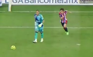 Gafa e pafalshme e portierit në minutat shtesë që ia dhuroi fitoren kundërshtarit (Video)