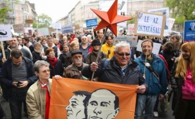 Hungarezët protestojnë kundër ndikimit të rritur rus
