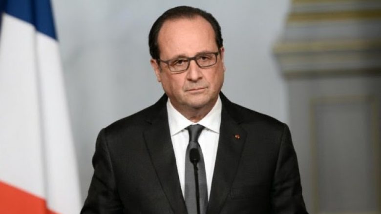 Presidenti Hollande përkrah kandidatin e qendrës, Emmanuel Macron