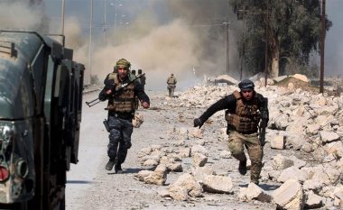 Vriten të paktën 90 civilë nga përleshjet në Mosul