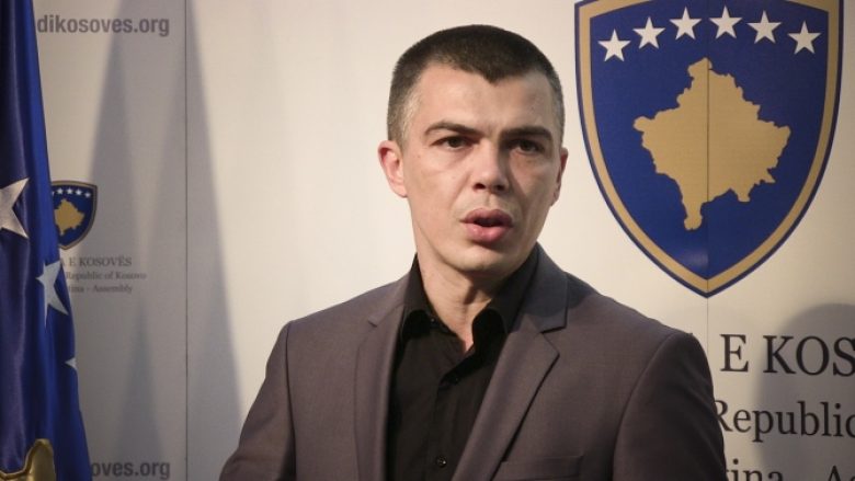 Jabllanoviq nuk u kërkon falje nënave të Gjakovës, thotë se nuk i ka fyer