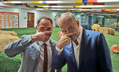 Edi Rama ‘feston’ rinovimin e Paulo Dybalas