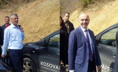 Bllokohet rruga në Koshare, Thaçi e Mustafa ecin këmbë (Foto)