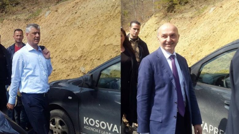 Bllokohet rruga në Koshare, Thaçi e Mustafa ecin këmbë (Foto)